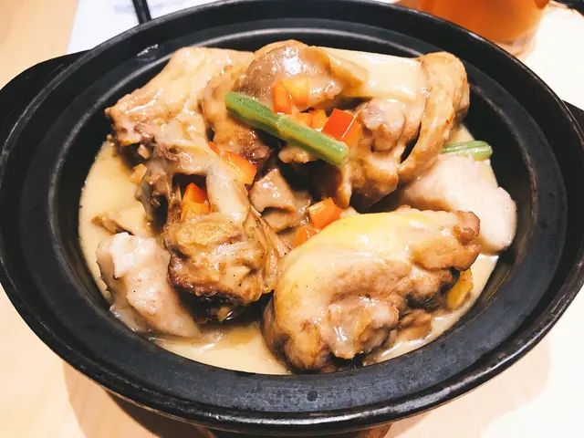 椰汁配雞件,加上香茅芋頭,出奇地夾