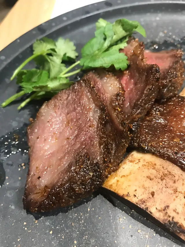 牛排骨烤得剛剛好