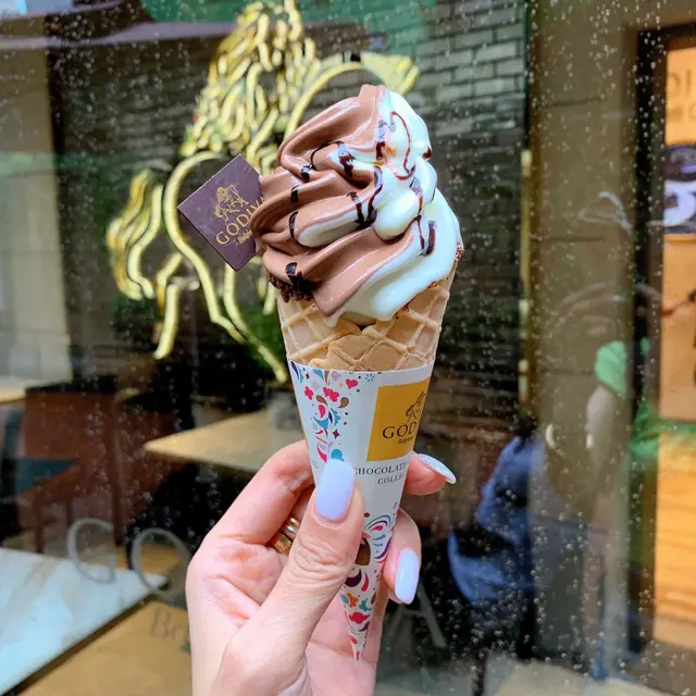 黑朱古力同香草ice  cream完美結合，香滑與苦味平衡