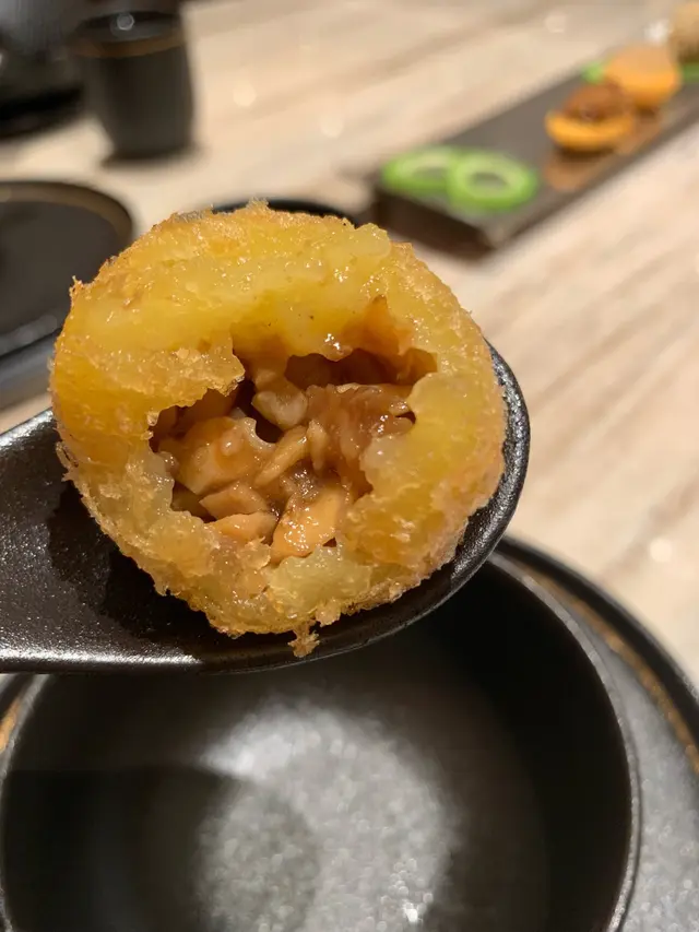 黄金啤梨鹹水角