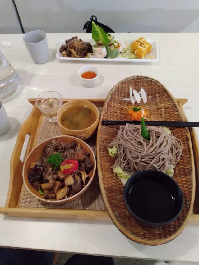 雜菇照燒牛柳蒿麥冷麵