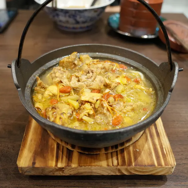 蟲草花胡椒豬肚雞煲仔麵