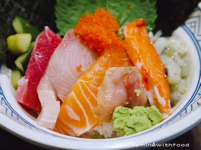 精選時令海鮮丼