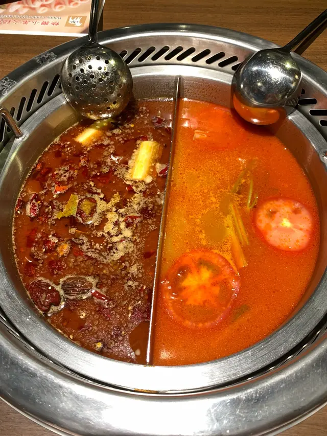 麻辣蕃茄雙色鍋湯底