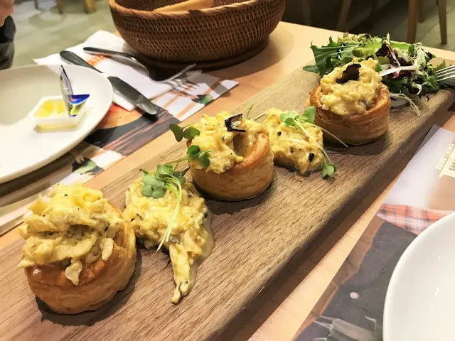 黑松露片炒農場雞蛋酥盒