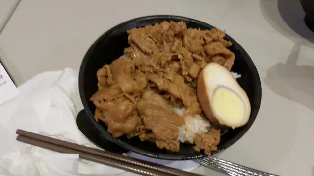 迷你肥牛飯配滷蛋