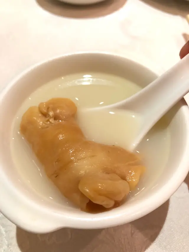 砂鍋花膠雞湯