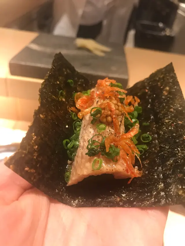 大トロ熟成3日間、桜海老乗せ