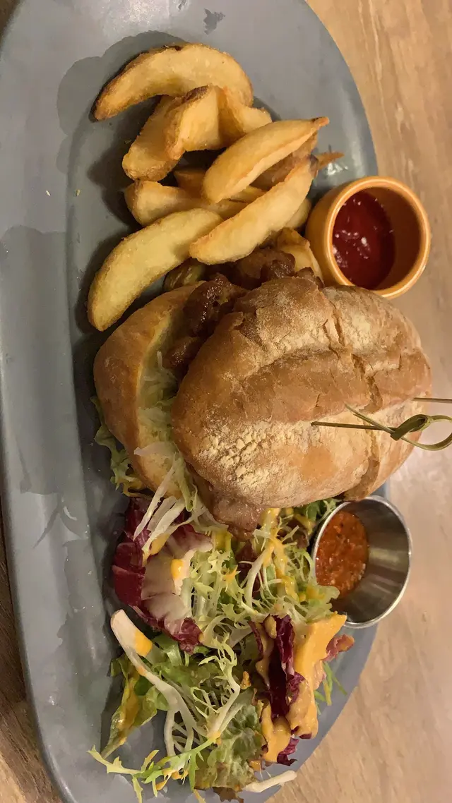 Lunch set 最平最好食,juicy with pineapple & 🍅 , fresh