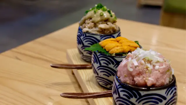 三色丼($168)