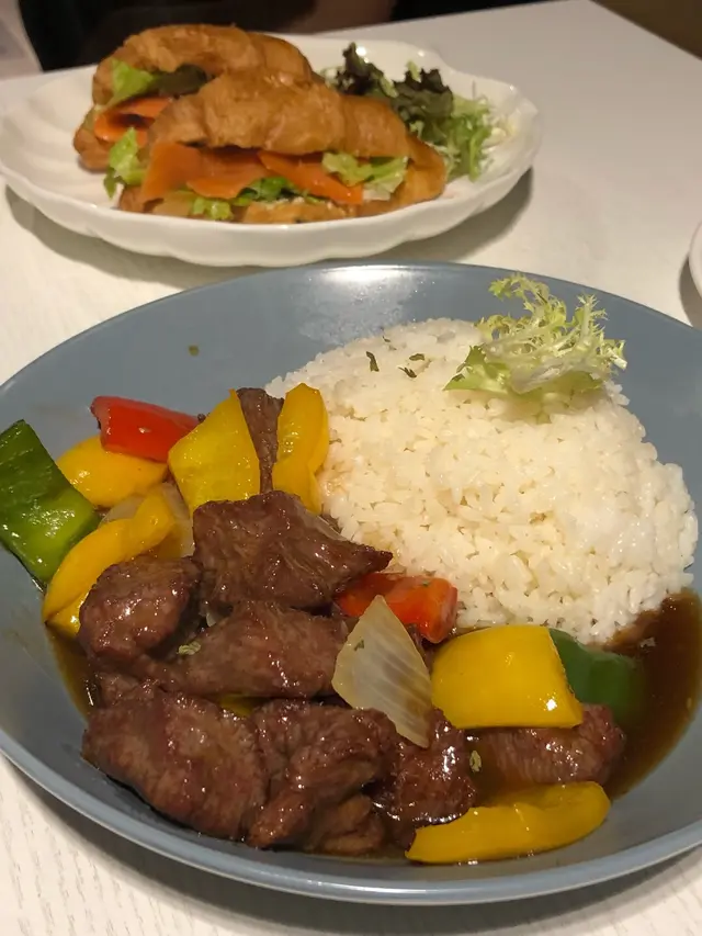 日式黑椒牛柳粒飯