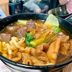 豬紅、豬肚、豬腸和蘿蔔
