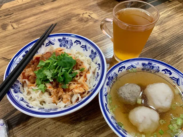 刀削麵撈麵及丸湯有台灣的味道