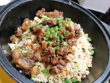 砂鍋脆米扣肉炒飯