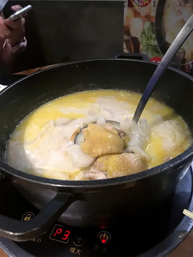 滋補螺片花膠雞煲（半隻）