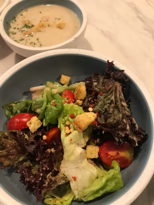 加  $20有湯，沙律，任添薯條