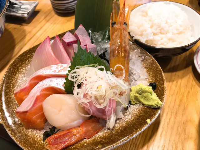 赤海老什錦刺生御膳