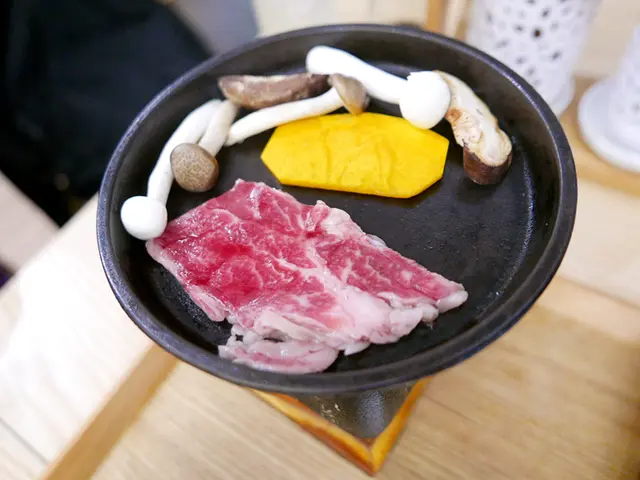 板燒雪花牛肉配日式味素飯