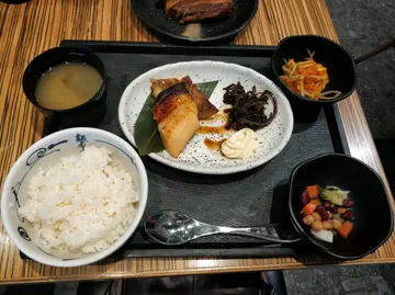 比目鱼幽奄烧定食