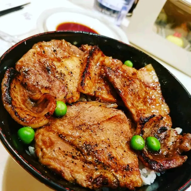 十勝帶廣名物豚丼定食