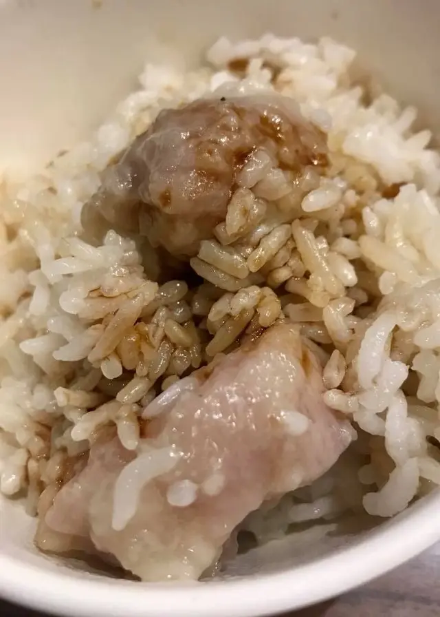 荷香蒸籠仔鳳爪排骨飯