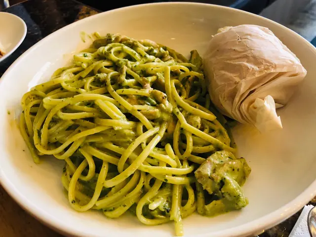 Chicken  and  pesto  cream  pasta