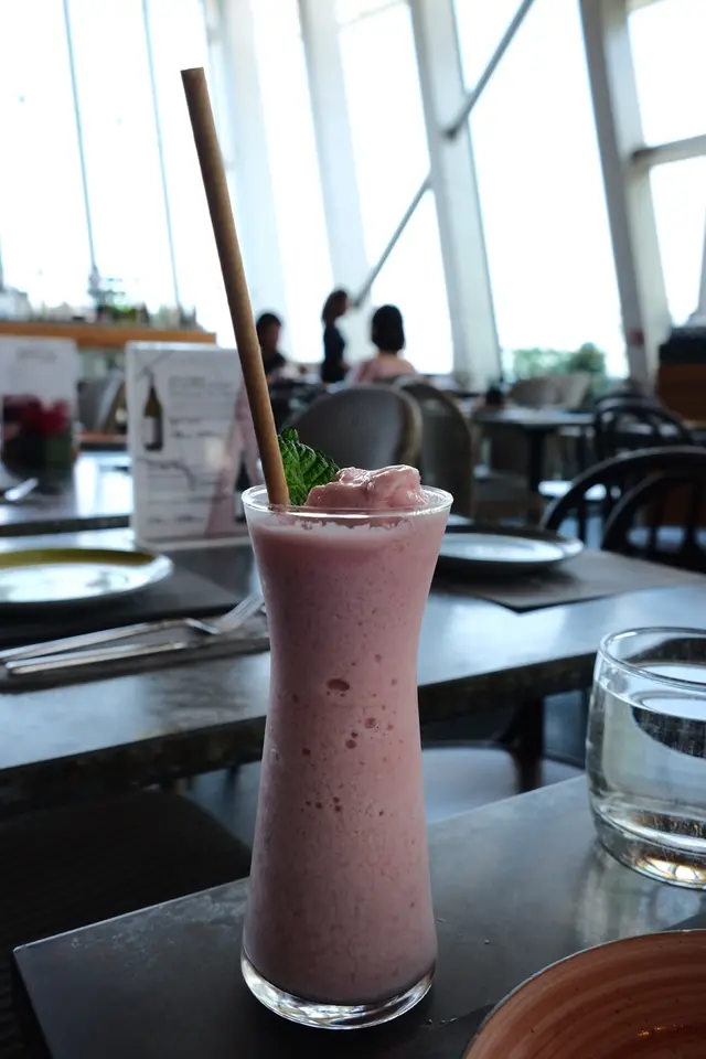 Strawberry  smoothie  