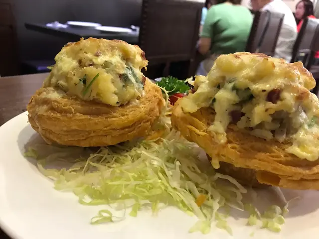 芝士薯茸焗馬介休酥皮