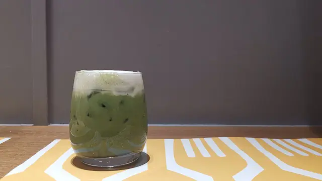 ICED GREEN TEA LATTE
