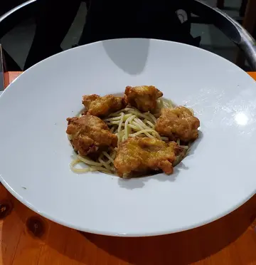 青酱唐扬炸鸡意粉