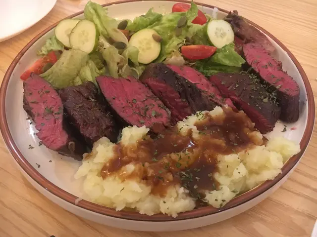 慢煮安格斯腹肉牛扒伴薯蓉