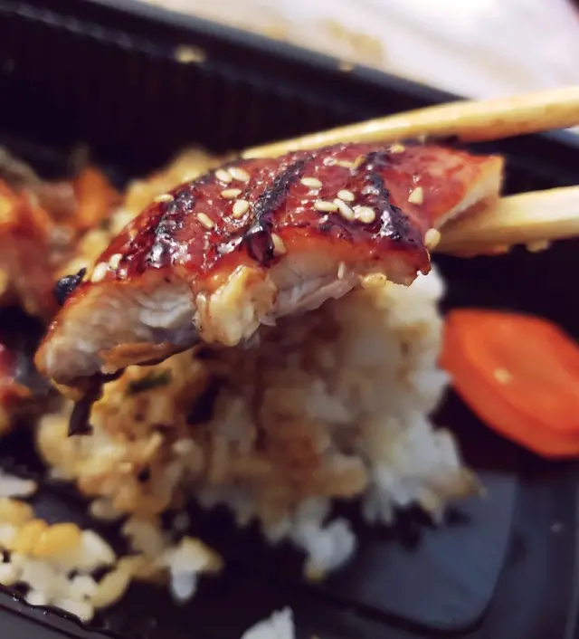 火灸厚切鰻魚丼