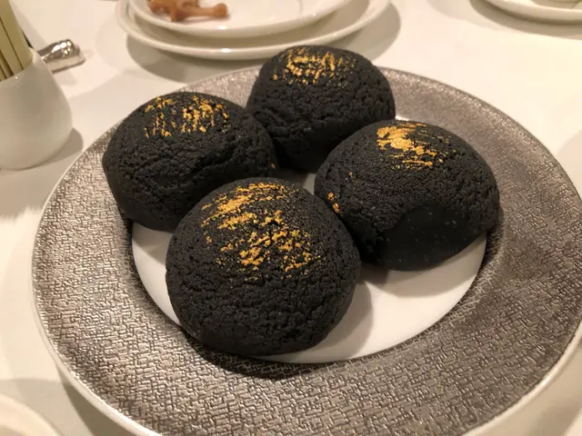 竹炭雪山叉燒包