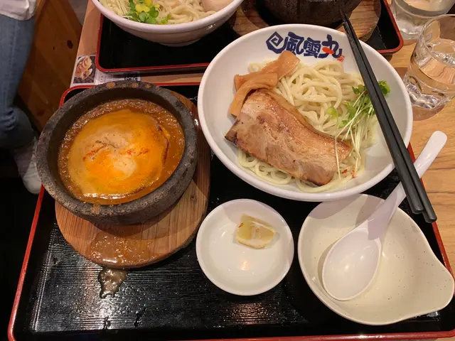 辛辣豚骨魚介沾麵