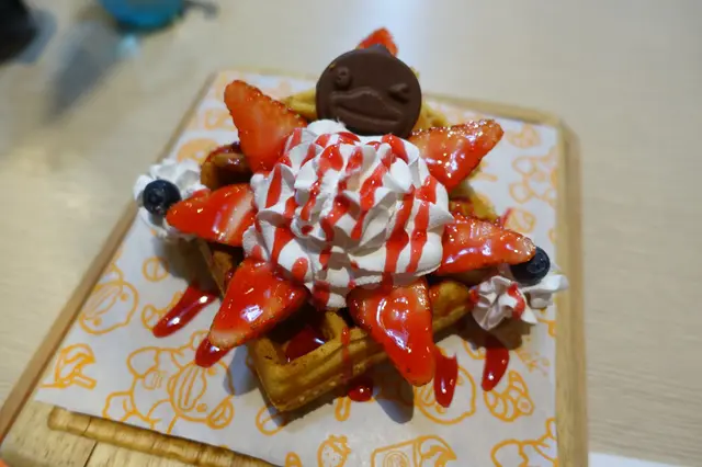 窩夫烘焗得恰到好處！香脆又質感綿密