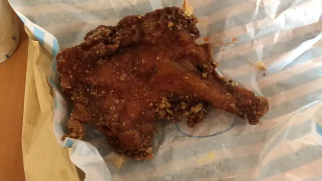 真心講唔係因為返送中去撐佢，真係唔會叫（伏）睇相都知啦，乾爭爭，鞋石石🤦🏿‍♂️，我絕對寧願唔食！