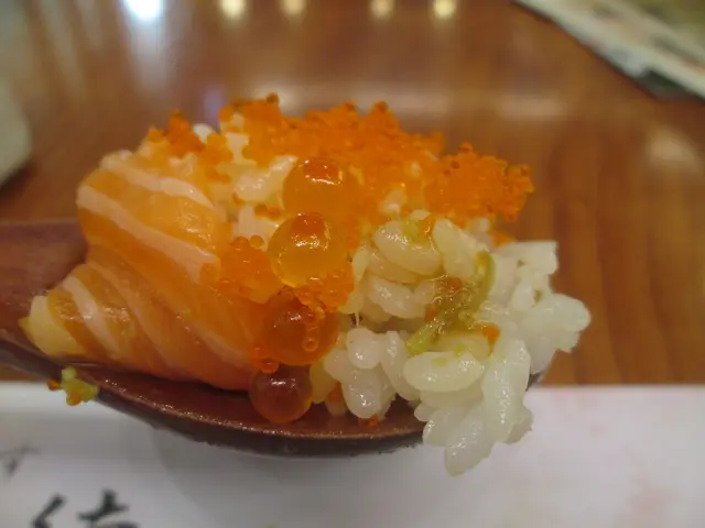 香菇飯配三文魚、三文魚籽和蟹籽,同樣教人回味