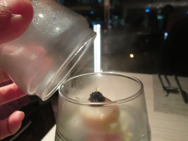 一打開蓋,煙霧瀰漫