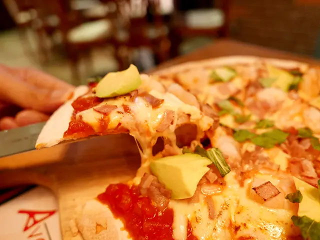 加州特色牛油果鮮蝦薄餅 