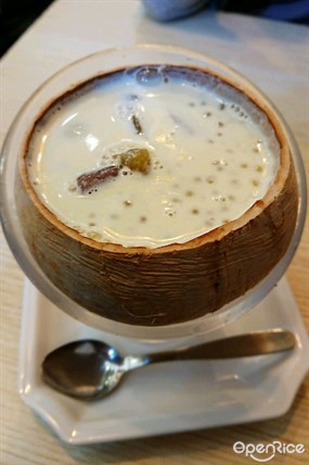 椰皇芋圓湯丸燉蛋白 - 將軍澳的小方糖甜品