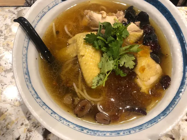 藥膳桃膠農場雞米線