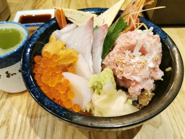 海鮮丼