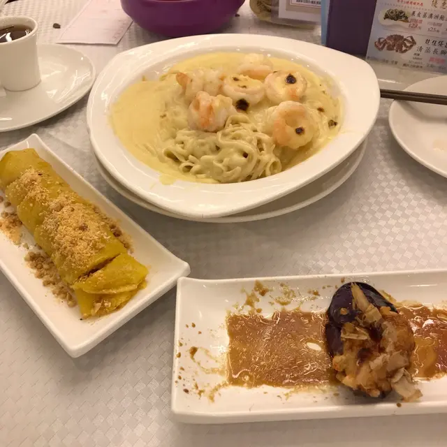 食食吓先記得影相,三樣都唔錯,特別推介芝士伊麵