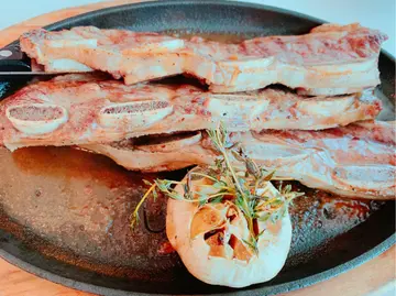 炭烧黑安格斯牛仔骨