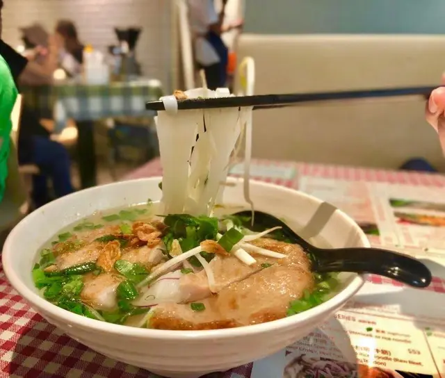 越式香茅豬扒湯河