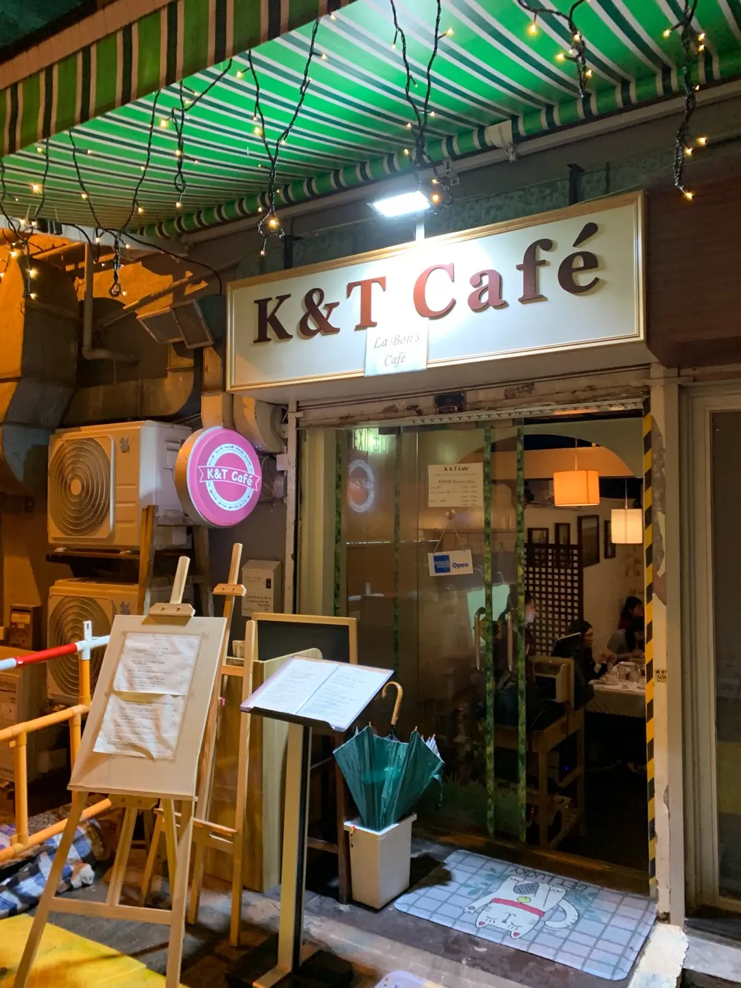 La Bon’s Café