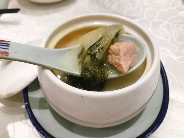 杏汁白肺燉湯