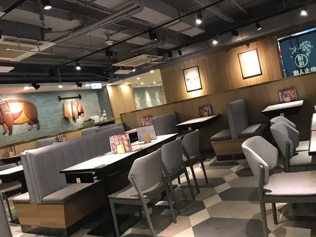 下午茶3-4點咁嘅場面。冷清得令人可怕