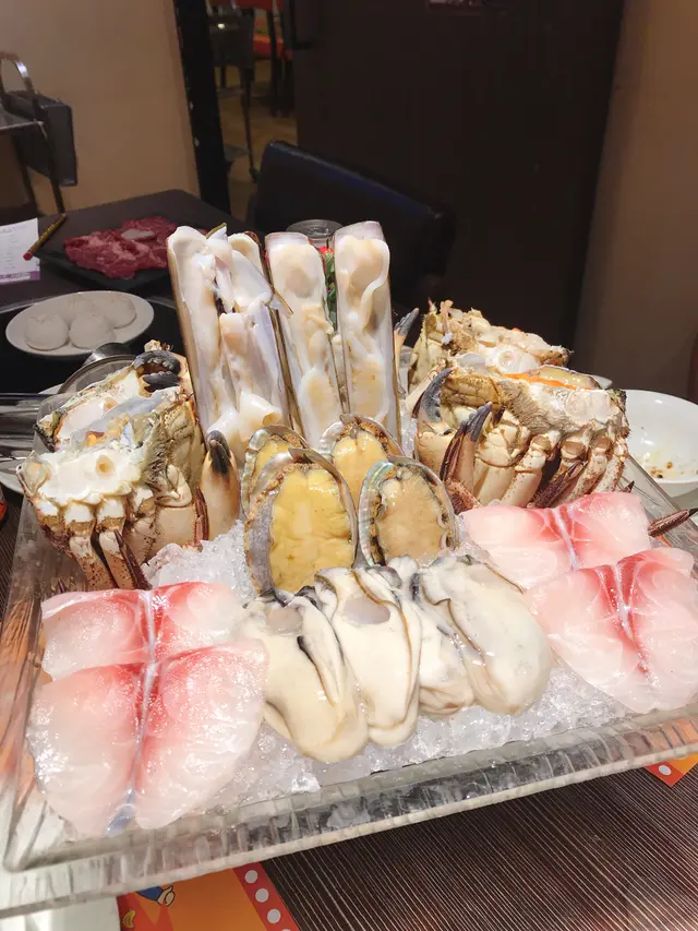 $218全包(加$20有房),有超多膏面包蟹,鮑魚,蠔,東星斑片,大蟶子,象拔蚌仔 (好甜好新鮮,無欺場!)