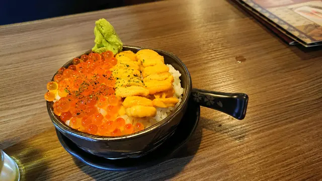 海膽魚籽丼
